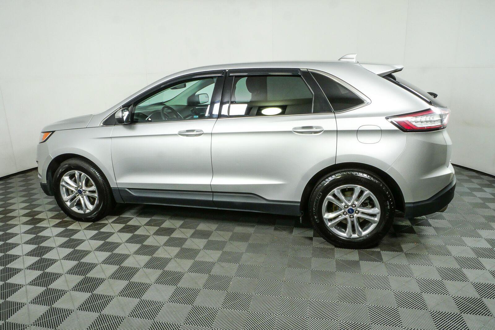 Used 2015 Ford Edge SEL w/ Equipment Group 201A FWD image 27