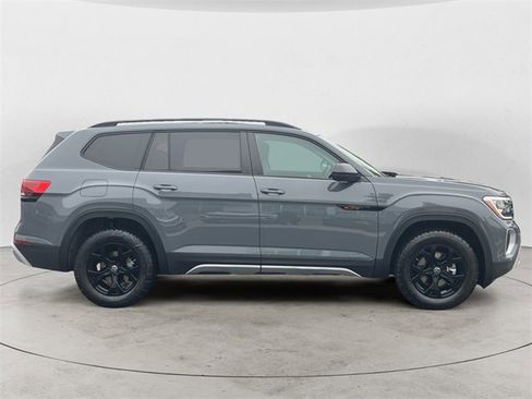 New 2026 Volkswagen Atlas Peak Edition image 7