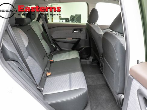 Used 2023 Nissan Rogue SV AWD/4WD image 22