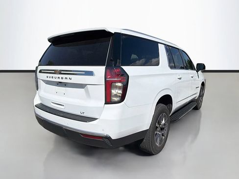 Used 2022 Chevrolet Suburban LT w/ LT Signature Package AWD/4WD image 8