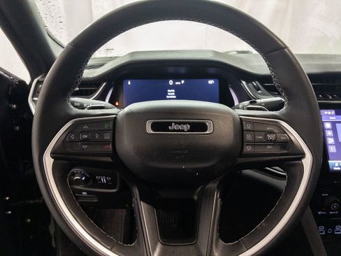 Used 2024 Jeep Grand Cherokee Laredo w/ Luxury Tech Group I image 14