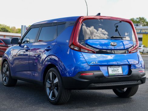 Used 2020 Kia Soul EX image 11