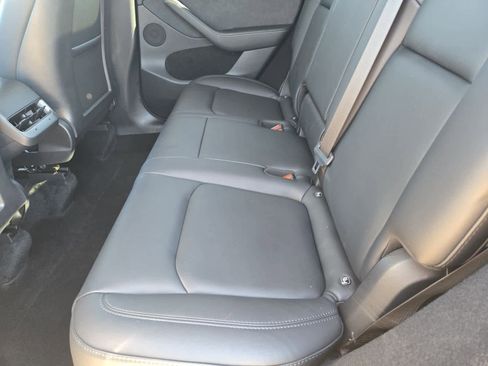 Used 2023 Tesla Model Y Long Range image 17