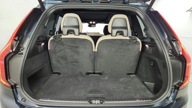 Used 2026 Volvo XC90 B6 Plus w/ Protection Package AWD/4WD image 40
