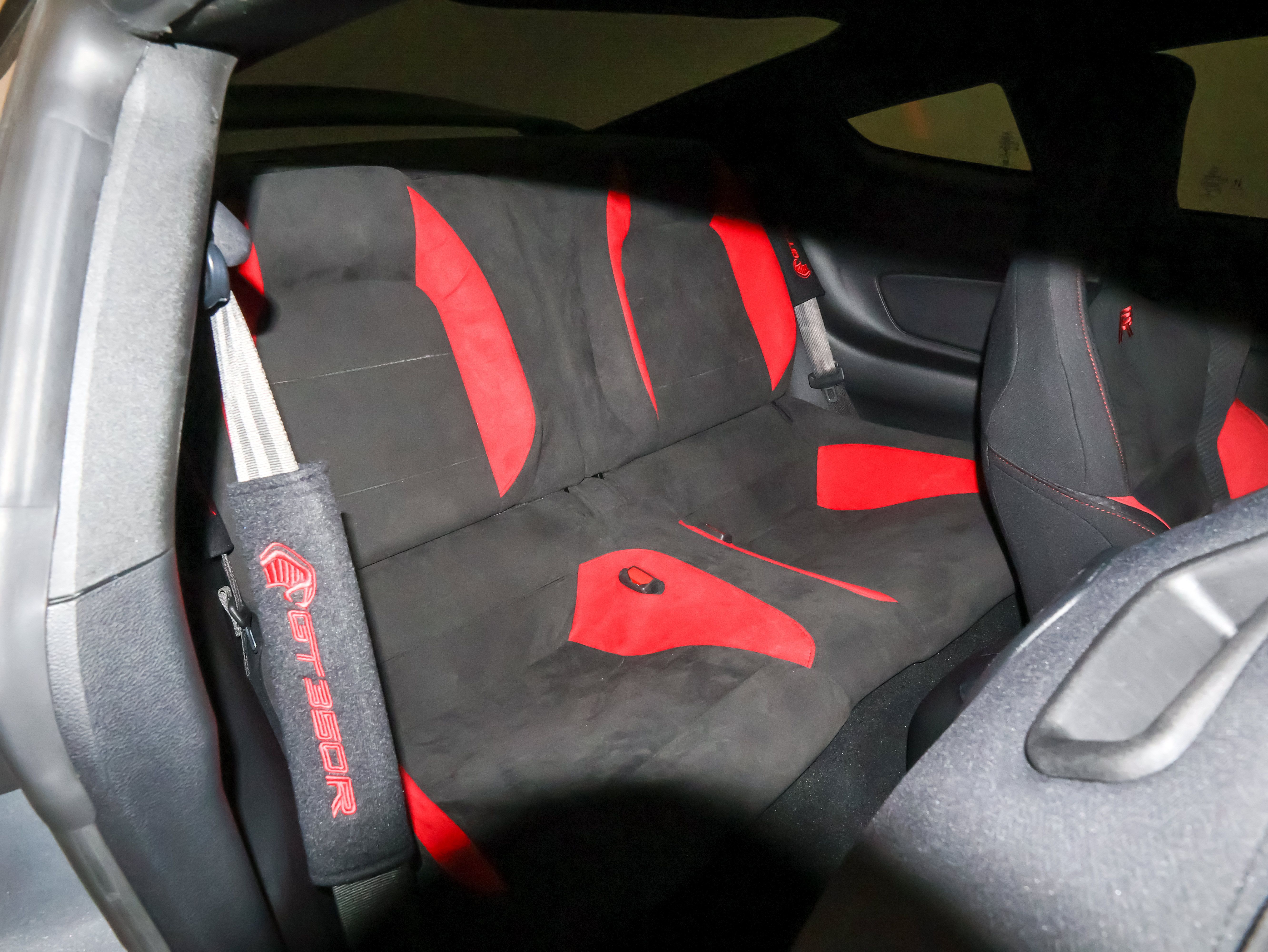 Used 2020 Ford Mustang Shelby GT350R w/ GT350R Equipment Group 920A RWD image 51