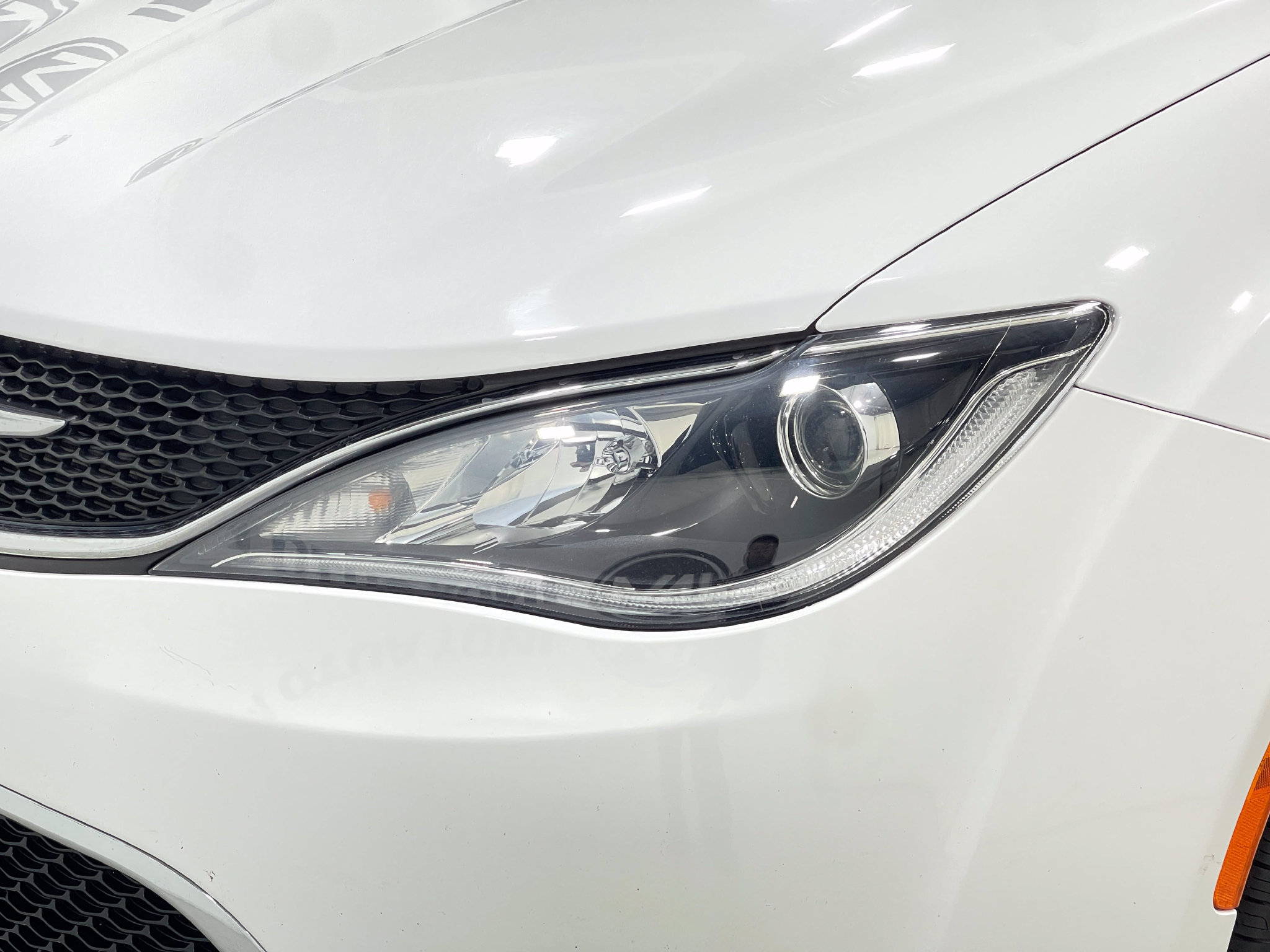 Used 2019 Chrysler Pacifica Touring-L FWD image 33