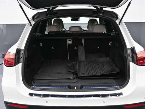 Used 2023 Mercedes-Benz GLC 300 image 12