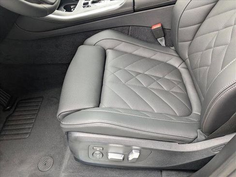 Used 2026 BMW X5 xDrive50e w/ Premium Package image 4