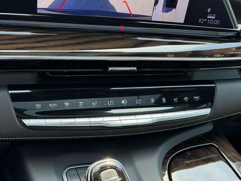Used 2022 Cadillac Escalade Premium Luxury Platinum w/ Heavy-Duty Trailer Package AWD/4WD image 5