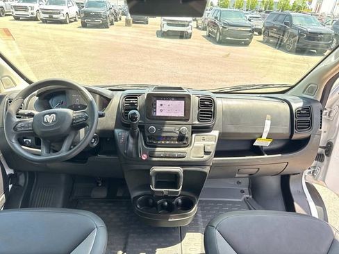 Used 2025 RAM ProMaster 2500 w/ Convenience Group FWD image 20