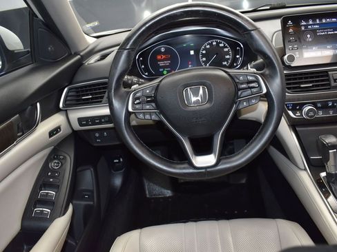 Used 2018 Honda Accord Touring image 29