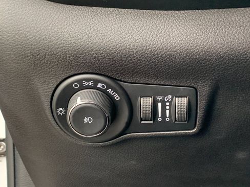 Used 2024 Jeep Compass Trailhawk image 30