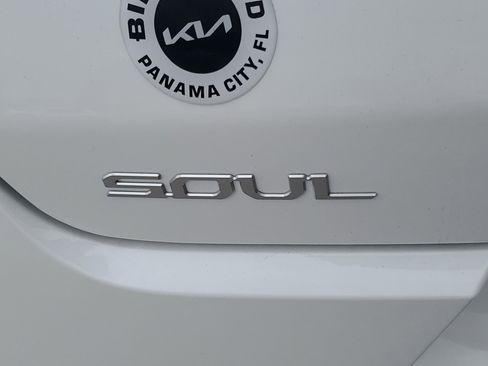 Used 2025 Kia Soul LX image 9