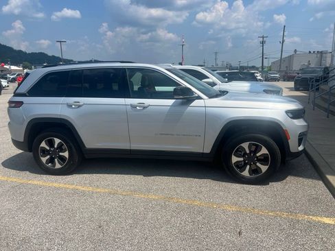 Used 2022 Jeep Grand Cherokee Limited 4xe AWD/4WD image 4