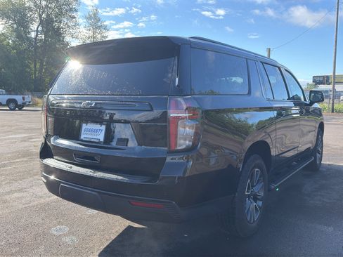 Used 2024 Chevrolet Suburban Z71 w/ Luxury Package AWD/4WD image 24