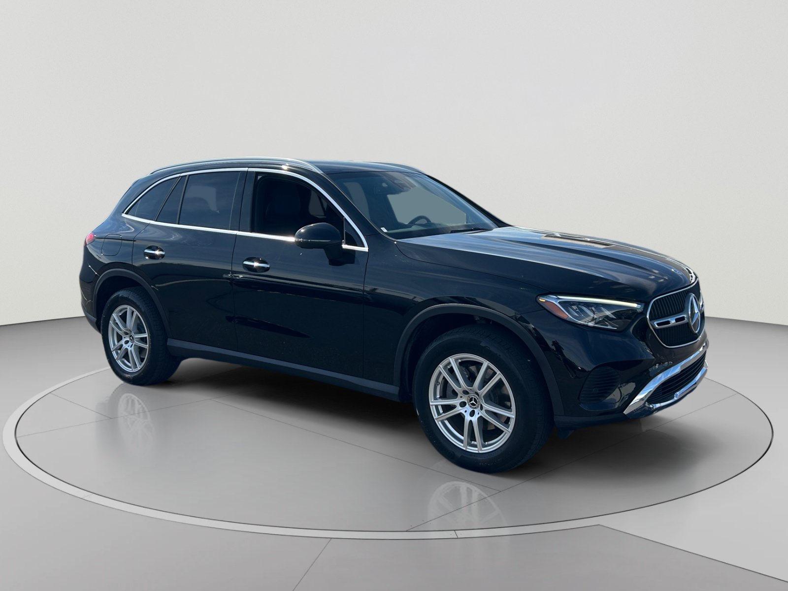 Used 2025 Mercedes-Benz GLC 300 image 7