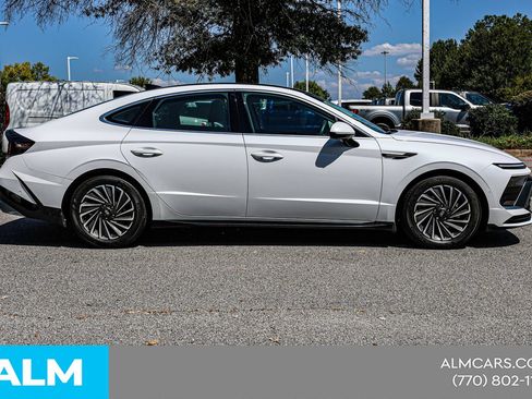 Used 2025 Hyundai Sonata Limited FWD image 10