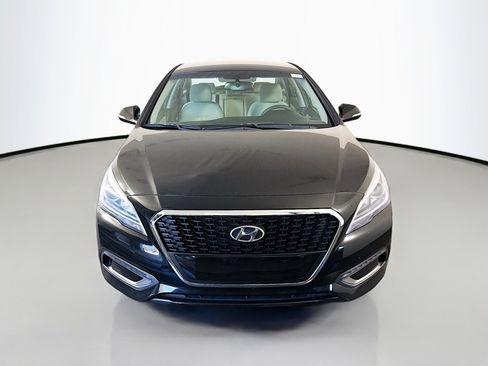 Used 2016 Hyundai Sonata SE FWD image 2
