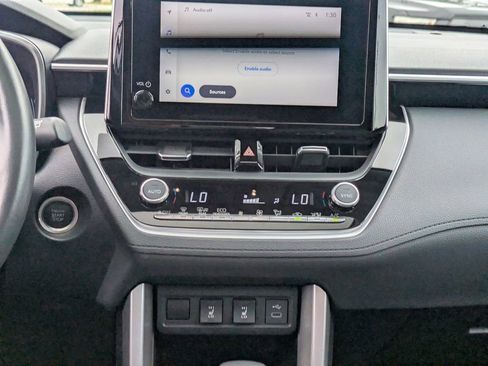 Used 2023 Toyota Corolla Cross XLE w/ Convenience Package FWD image 21