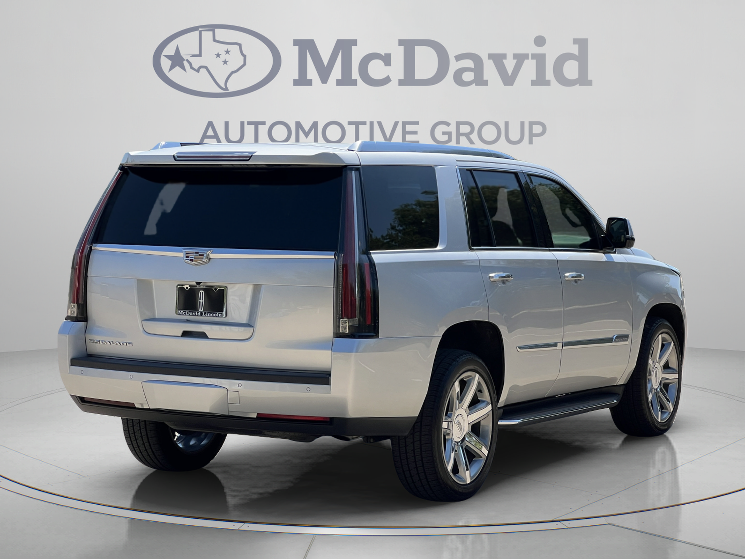 Used 2016 Cadillac Escalade Luxury AWD/4WD image 7