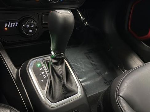 Used 2023 Jeep Renegade Trailhawk w/ Sun/Sound Group AWD/4WD image 19