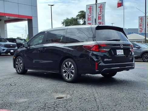 Used 2026 Honda Odyssey Elite image 8