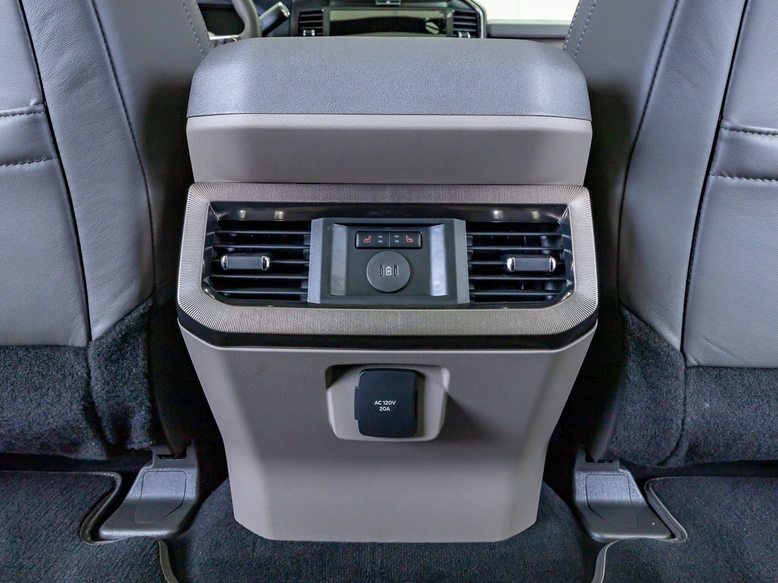 Used 2027 Ford F450 Platinum w/ Platinum Plus Package AWD/4WD image 34