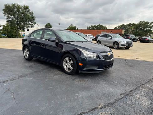 Used 2014 Chevrolet Cruze LT w/ Technology Package FWD image 6