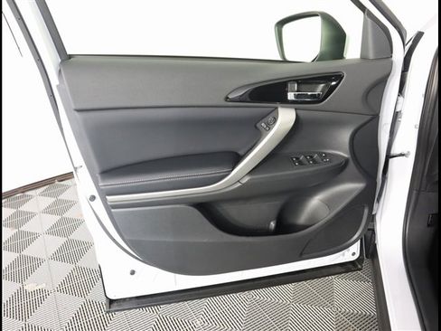 Used 2024 Mitsubishi Eclipse Cross SEL image 13