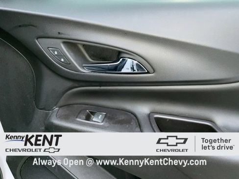 Used 2019 Chevrolet Equinox LT w/ Driver Convenience Package image 16