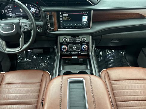 Used 2023 GMC Yukon Denali Ultimate image 15
