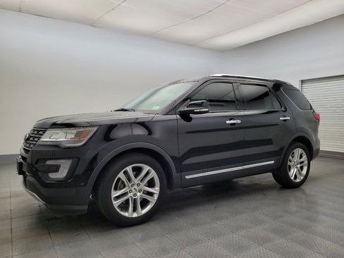 Used 2017 Ford Explorer Limited w/ Equipment Group 301A FWD image 2