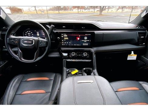 Used 2024 GMC Sierra 2500 AT4 w/ Technology Package image 17