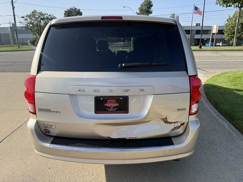 Used 2013 Dodge Grand Caravan SXT FWD image 6