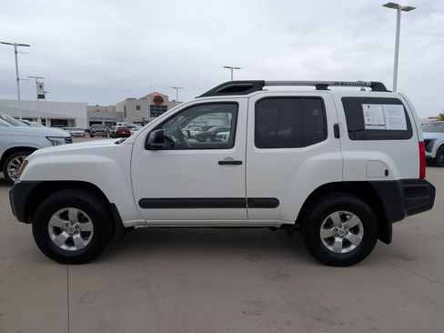 Used 2013 Nissan Xterra S AWD/4WD image 2