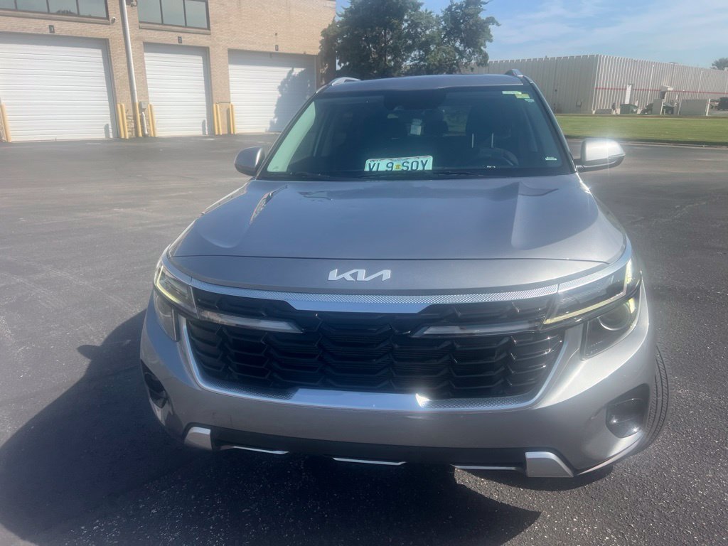 Used 2024 Kia Seltos S AWD/4WD image 2