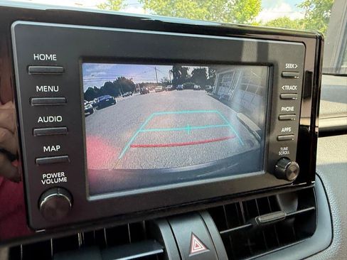 Used 2019 Toyota RAV4 XLE w/ Convenience Package AWD/4WD image 16