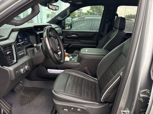 Used 2026 GMC Sierra 2500 AT4X image 3