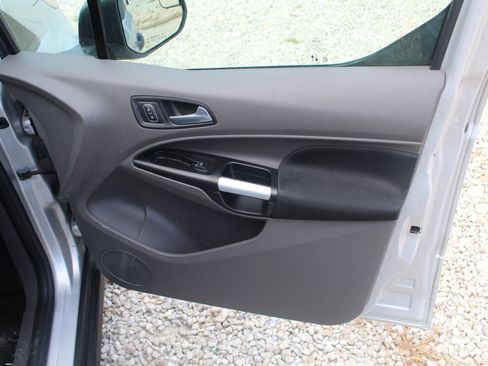 Used 2021 Ford Transit Connect XLT image 34