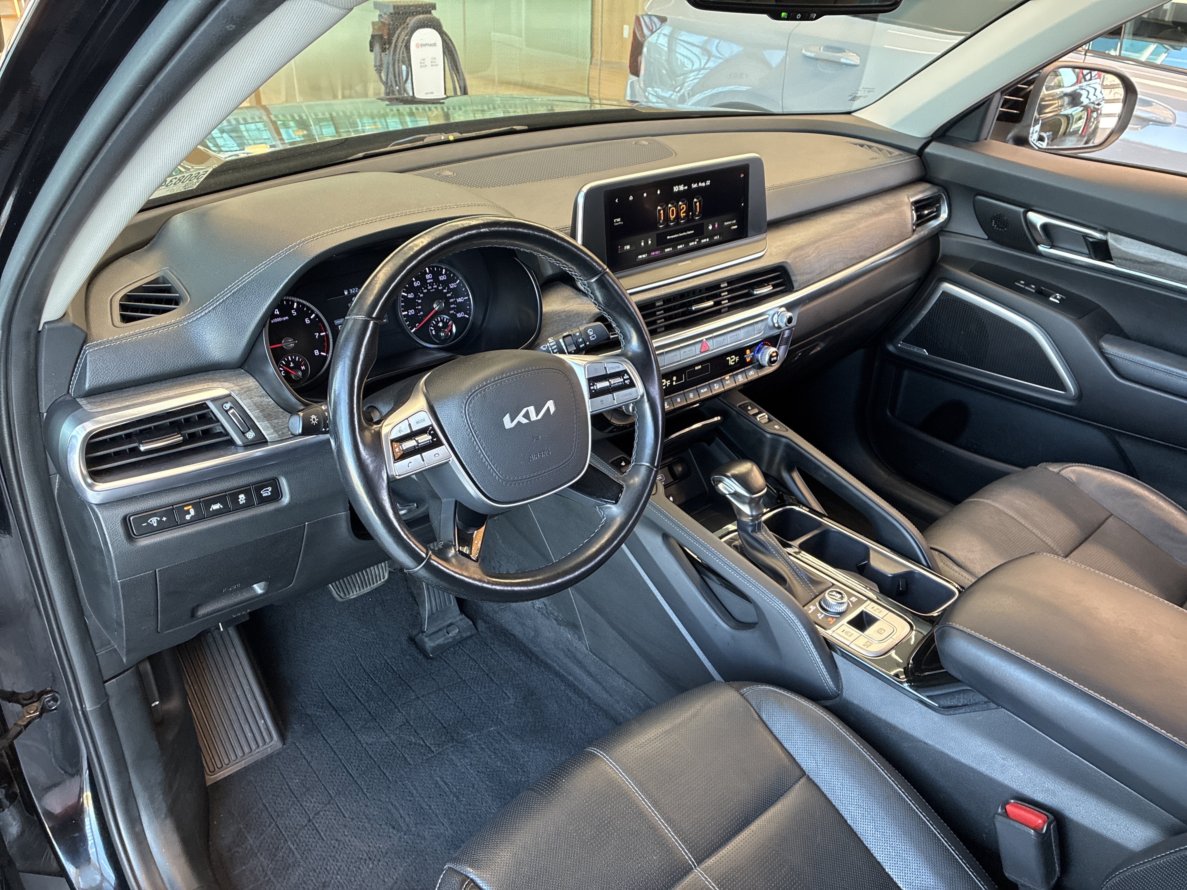 Certified 2022 Kia Telluride EX w/ EX Premium Package AWD/4WD image 16