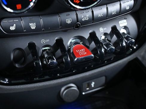 Used 2023 MINI Cooper Clubman S w/ Premium Package image 21