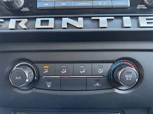 Certified 2025 Nissan Frontier SV image 29