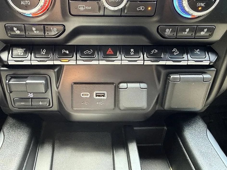 Used 2023 GMC Sierra 2500 AT4 w/ AT4 Premium Plus Package AWD/4WD image 45