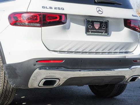 Used 2022 Mercedes-Benz GLB 250 4MATIC image 9