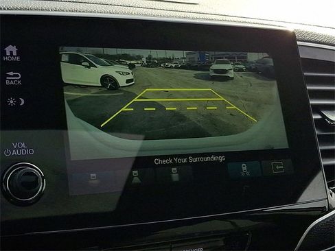 Certified 2022 Honda Pilot Touring image 19