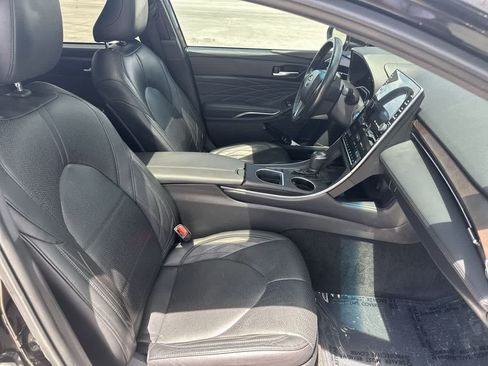 Used 2021 Toyota Avalon Limited w/ Advanced Safety Package FWD image 23