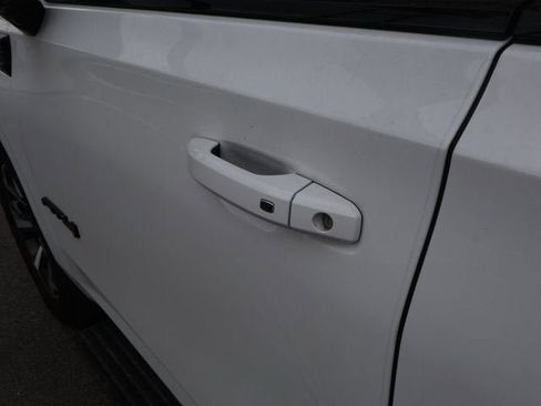 Used 2026 GMC Yukon AT4 Ultimate AWD/4WD image 21