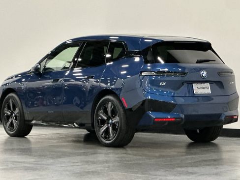 Used 2023 BMW iX xDrive50 w/ Sport Package AWD/4WD image 6