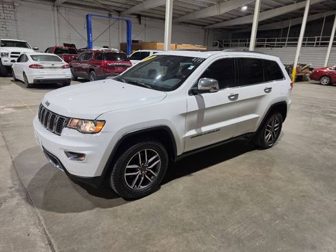 Used 2020 Jeep Grand Cherokee Limited w/ Luxury Group II AWD/4WD image 2
