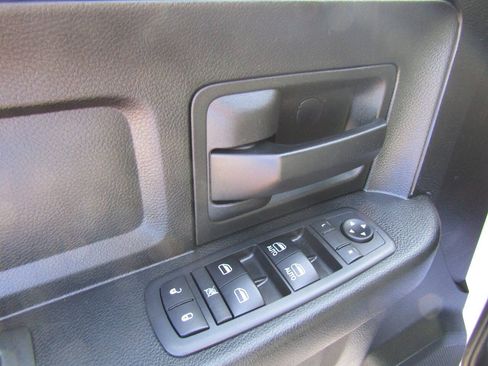 Used 2019 RAM 1500 Express AWD/4WD image 9